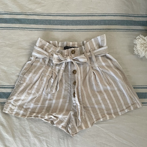 A&F Striped Paperbag Shorts - Picture 2 of 6